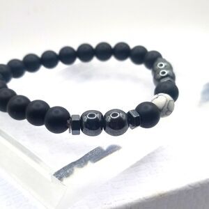 Anti swelling black obsidian stretch stone bracelet.